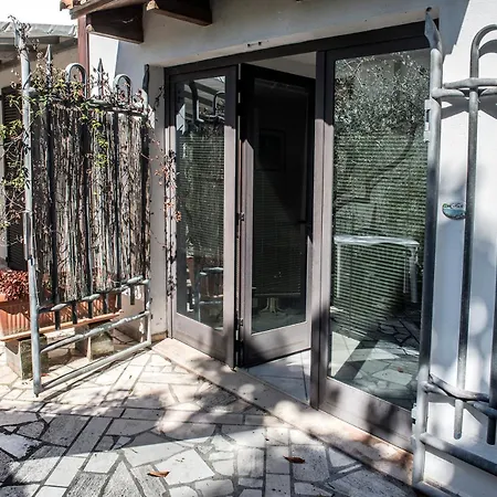 N202 - Numana, Ampio Bilocale Con Portico Numana