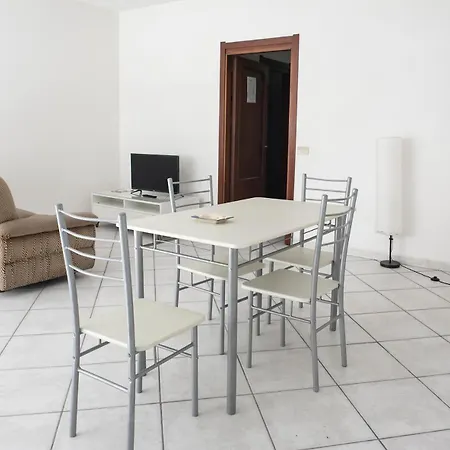N202 - Numana, Ampio Bilocale Con Portico Apartamento Numana