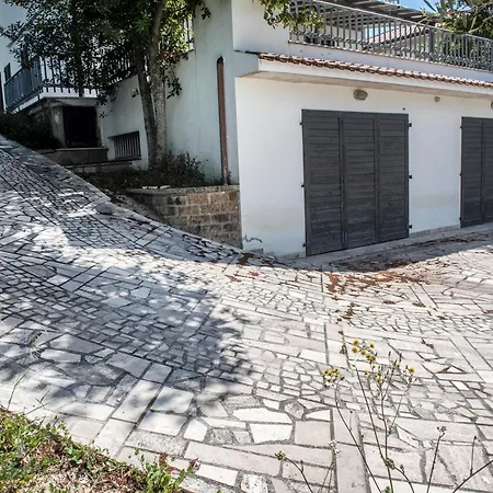 N202 - Numana, Ampio Bilocale Con Portico Numana